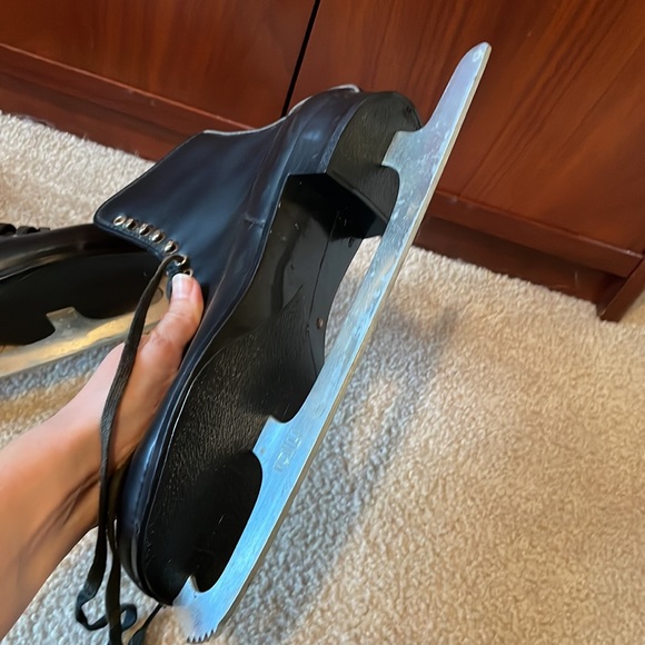 Rally Pro Figure skates - Men’s size 9 - Picture 8 of 9